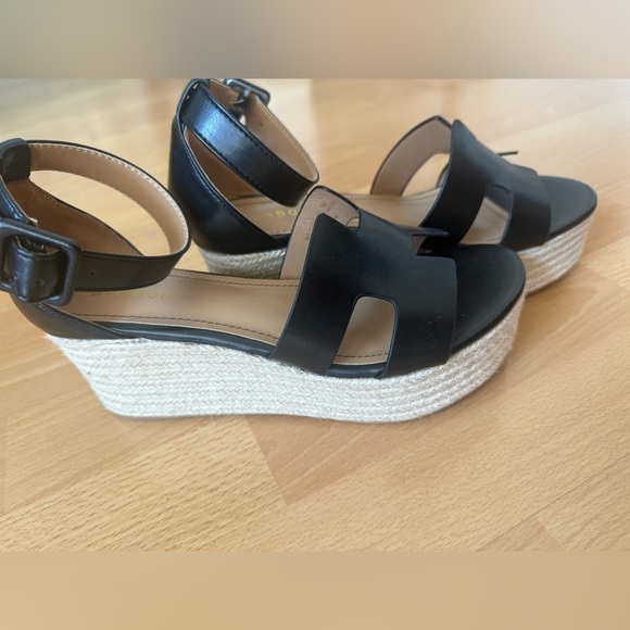 BAMBOO Black Strappy Women's Sandals - Picture 2 of 5